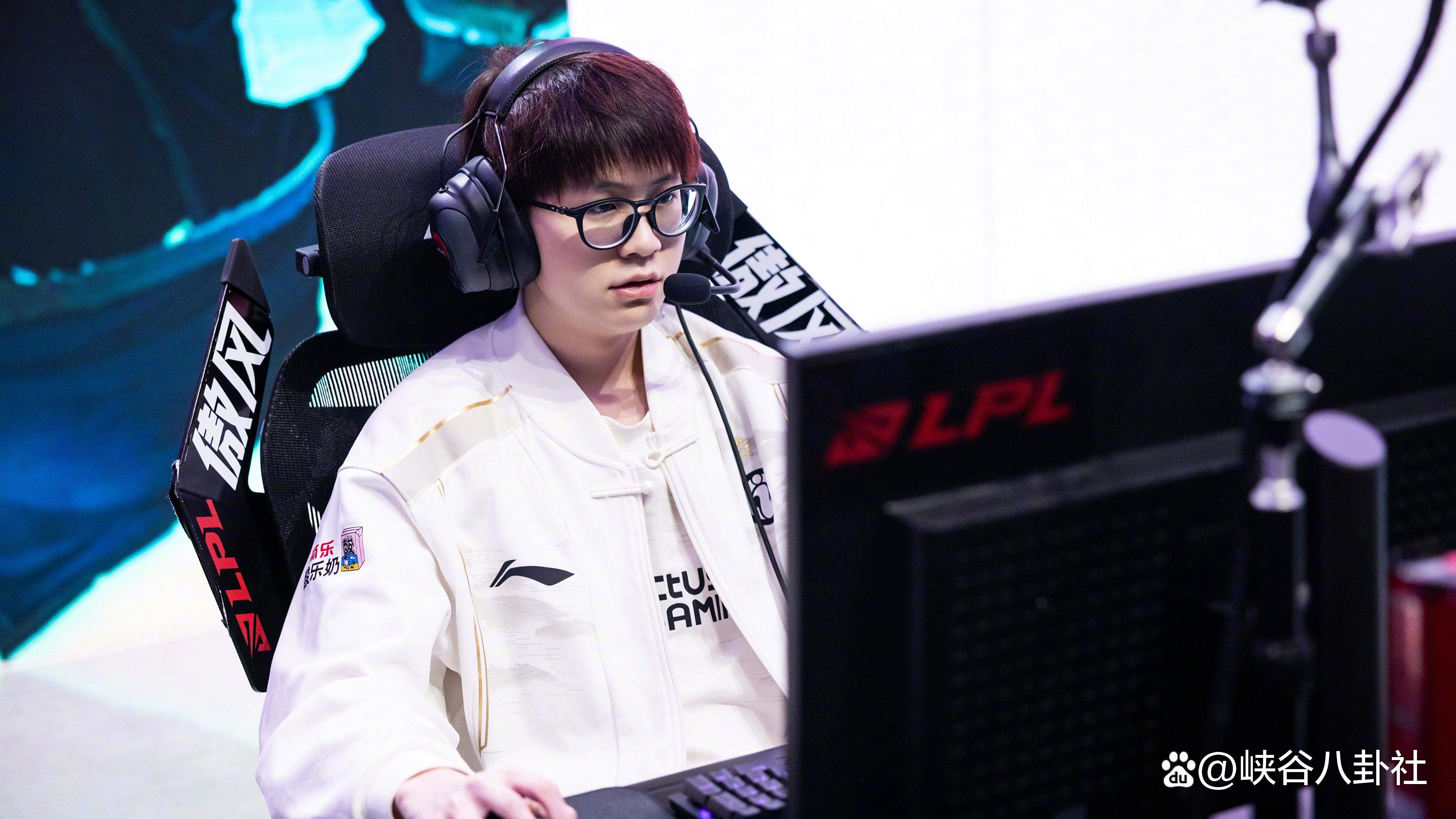 KAIYUN-Rookie迎来十五赛季出色发挥，FPX观众热烈欢呼！的简单介绍