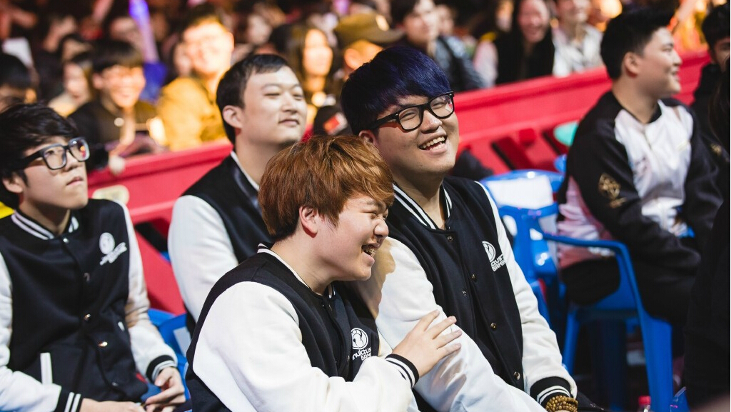 开云-包含Rookie迎来十二赛季高光表现，TL球迷沸腾！的词条